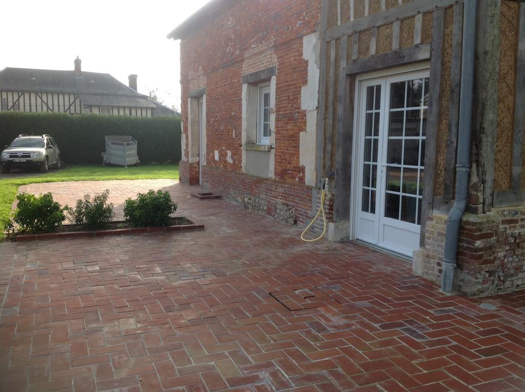 Le Saint Aubin- Maison D Hotes Dans Ce Monastere Du 16 Siecle Amfreville-la-Campagne Exterior photo