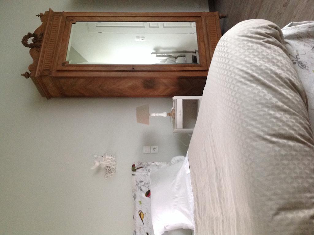 Le Saint Aubin- Maison D Hotes Dans Ce Monastere Du 16 Siecle Amfreville-la-Campagne Room photo